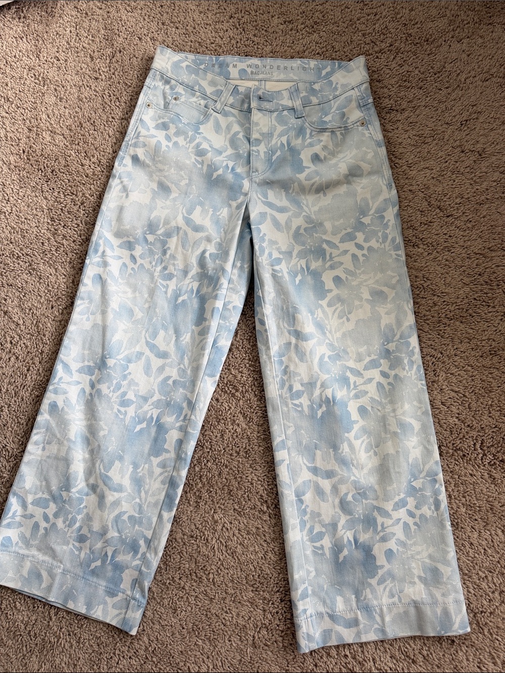 New MAC Dream wonderlight  culotte Light Blue flower jeans 32